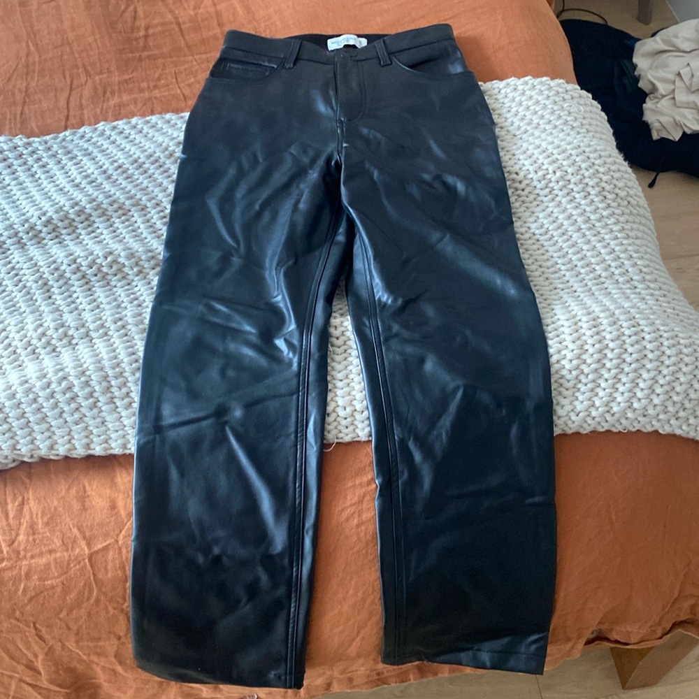 Abercrombie The 90s Straight Ultra High Rise leather pant